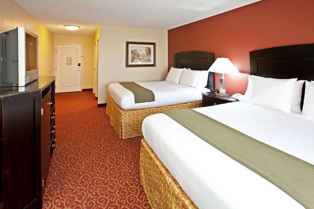 Holiday Inn Express & Suites Vandalia By Ihg Exterior foto